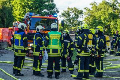 Asperg: Gebaeudebrand in der JVA Hohenasperg - Feuerwehr & Justiz erproben den Ernstfall